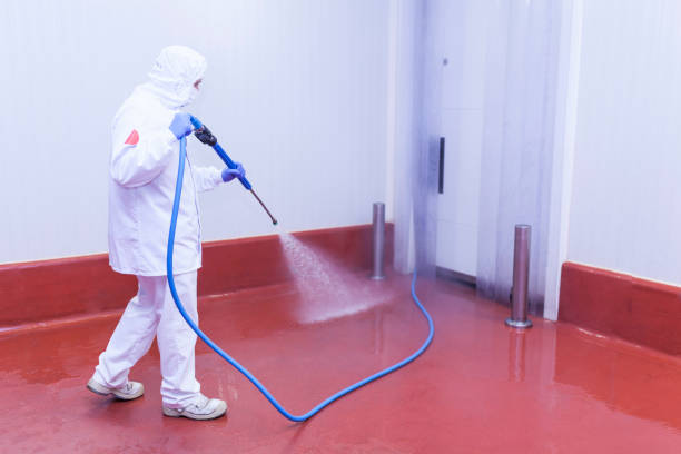 Best Animal Enclosure Cleaning  in Bee Ridge, FL